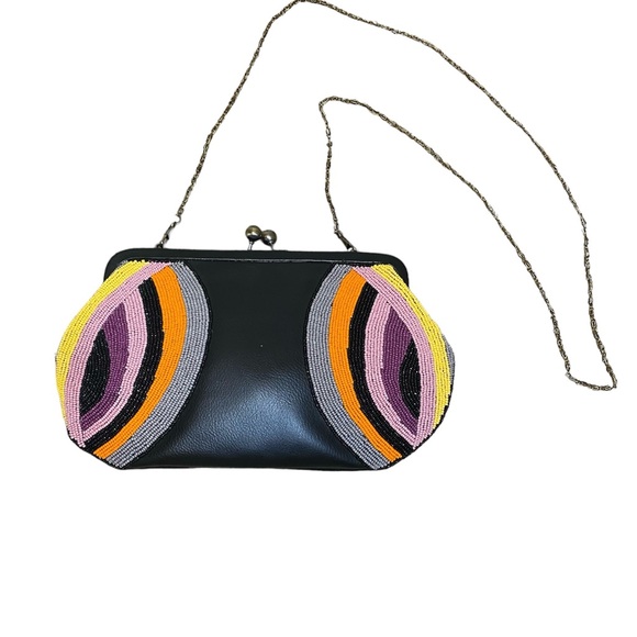 Hand-Crafted Beaded Frame Clutch Bag - Picture 11 of 11